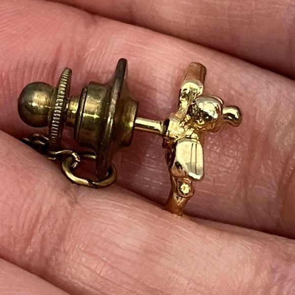 Vintage Gold Tone Winged Angel Tie Tack With Chain Guardian Angel Cherub - Picture 4 of 11